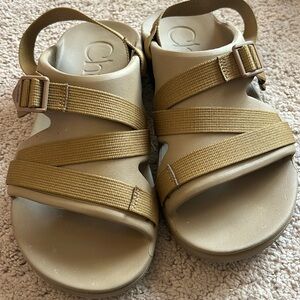 Men’s 10 Tan Chaco Sandsls